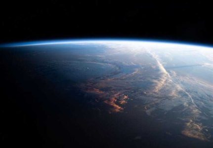 عکس | نمایش عظمت و زیبایی زمین هنگام بازگشت از فضا