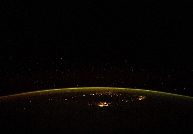 عکس | نمایش عظمت و زیبایی زمین هنگام بازگشت از فضا