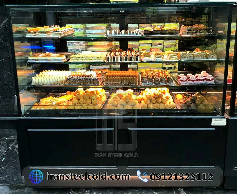 روشنایی و زیبایی: مقایسه طراحی یخچال‌های قنادی، آکواریومی و مکعبی